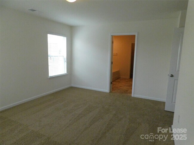 Building Photo - 3995 BETHESDA Pl