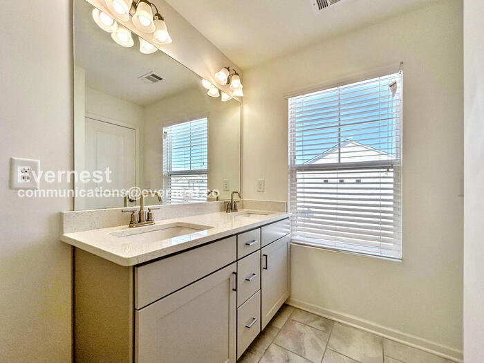 Building Photo - 911 Ambient Way