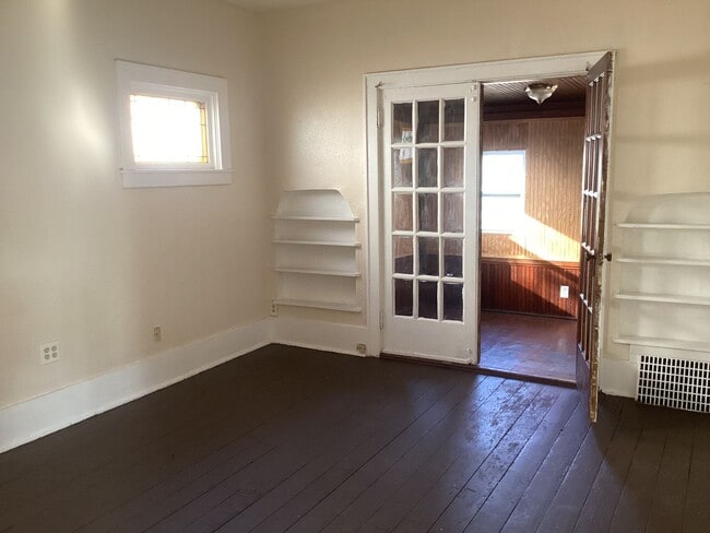 Building Photo - 3 bedroom Single Family ( Harambee )