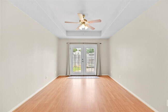 Building Photo - 3642 Slocom Dr