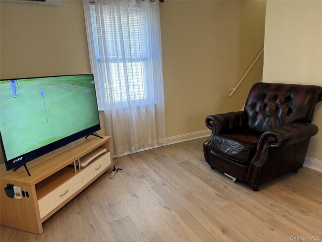 Building Photo - 26 Parkside Dr