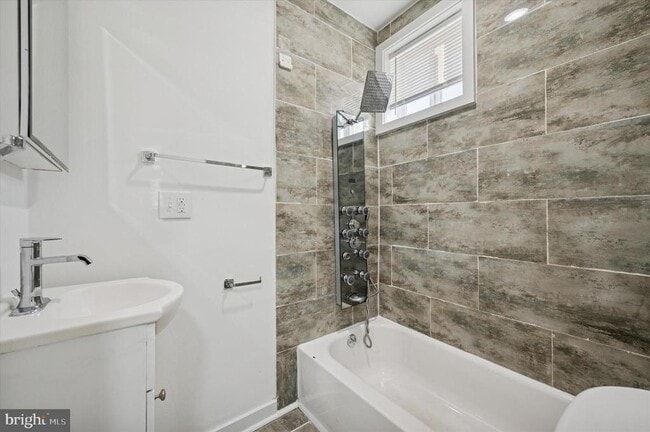 Building Photo - 2513 N Garnet St