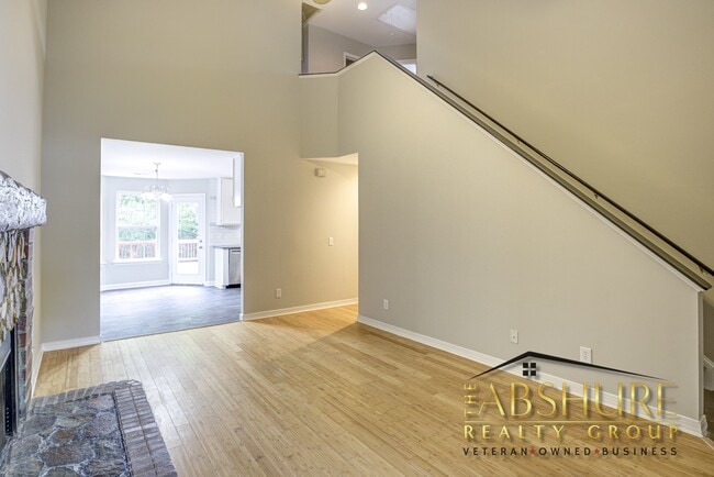 Building Photo - 852 Willow Bay Dr