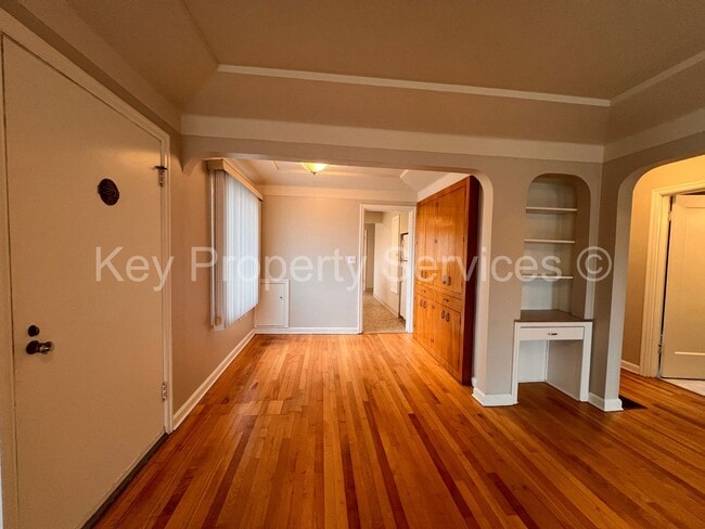 Building Photo - Charming Two Bedroom House near Downtown V...