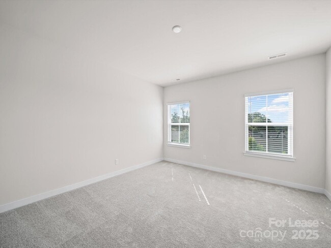 Building Photo - 9922 Oaklawn Blvd NW