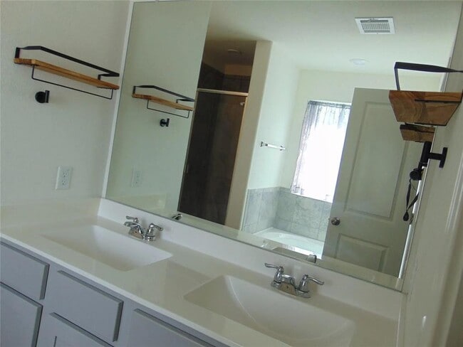 Building Photo - 181 Crystal River Rd