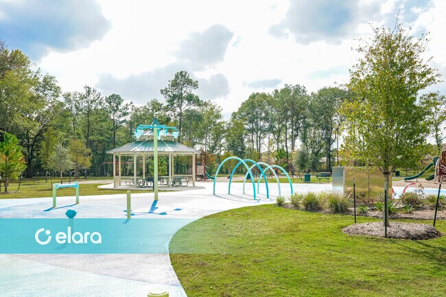 Building Photo - 25353 CYPRESS BEND DR
