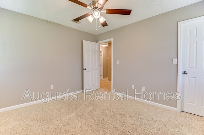 Building Photo - 208 Stonington Dr