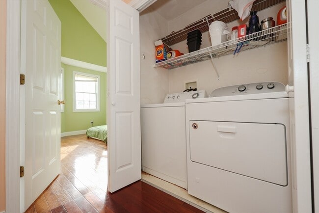 Building Photo - 117 Manchester St