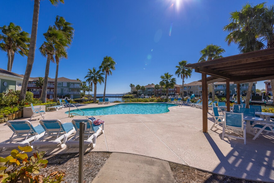 Building Photo - 9 Harbor Town