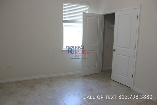 Building Photo - 33163 Sand Creek Dr