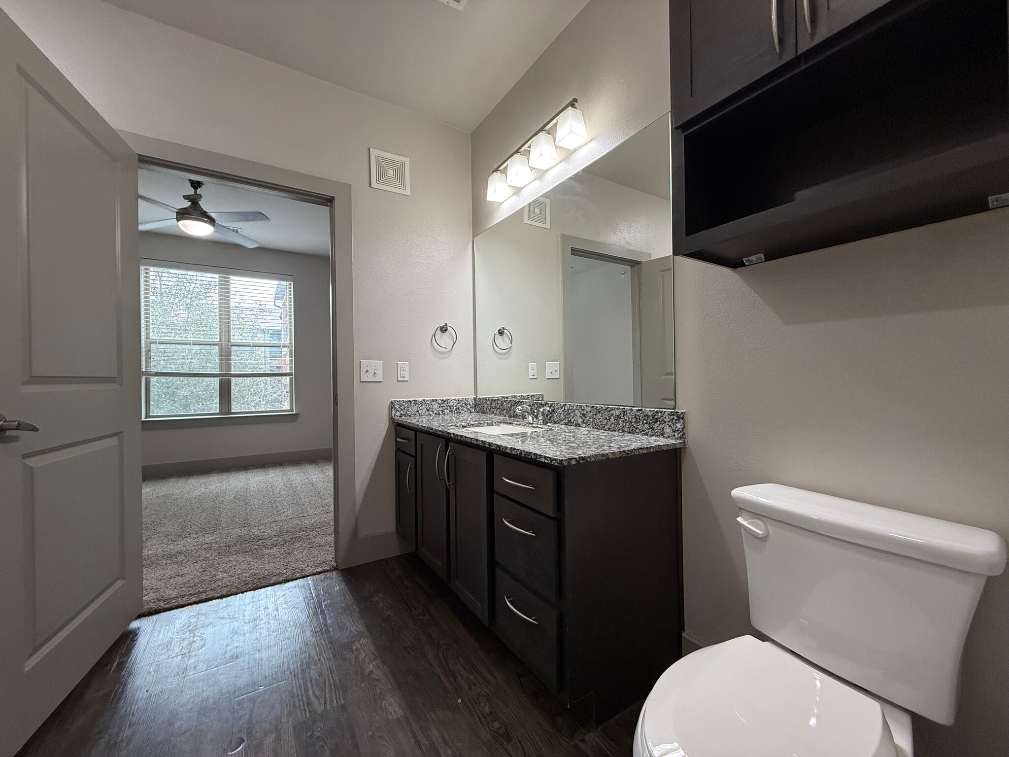 Building Photo - 1102 Treeta Trl