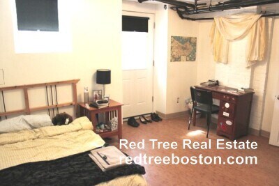 Building Photo - 17 Putnam Ave