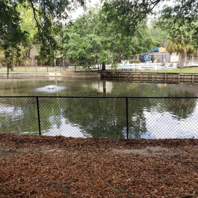 Building Photo - Nice 2bed and 1.5 bath townhouse near USF