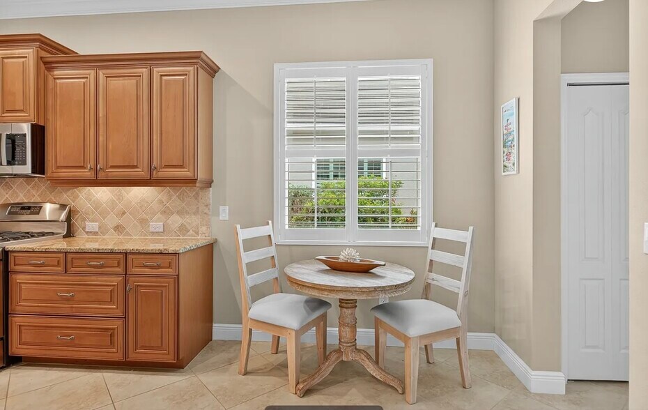 Building Photo - 10812 Trophy Dr