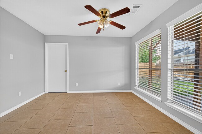 Building Photo - 18402 Willow Moss Dr