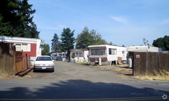 Building Photo - Rainbow Trailer Haven