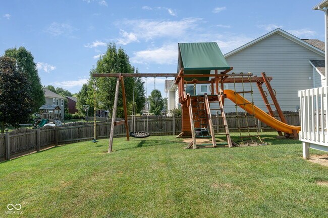 Building Photo - 6192 Bayard Dr