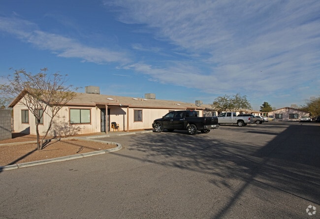 Primary Photo - 331 E Elvira Rd