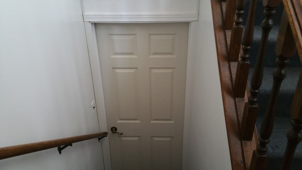 Door to downstairs apartment - 2116 Thaler Ave