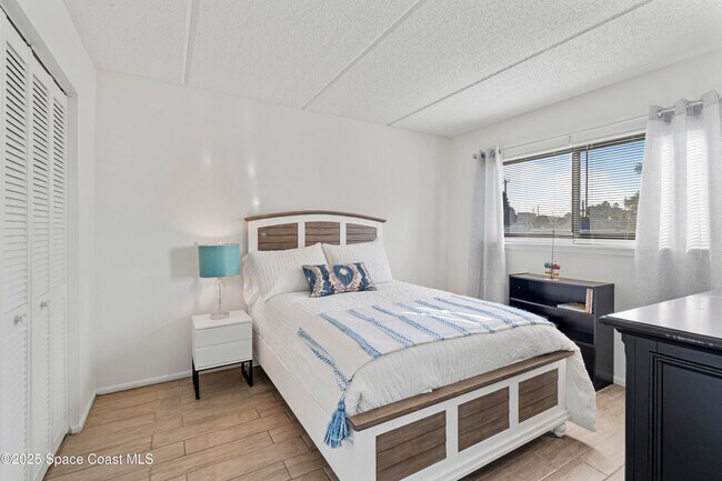 Building Photo - 1145 N Shannon Ave