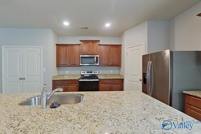 Building Photo - 1044 Pilgrim Ln
