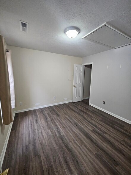 Building Photo - 834 Southern Charm Dr
