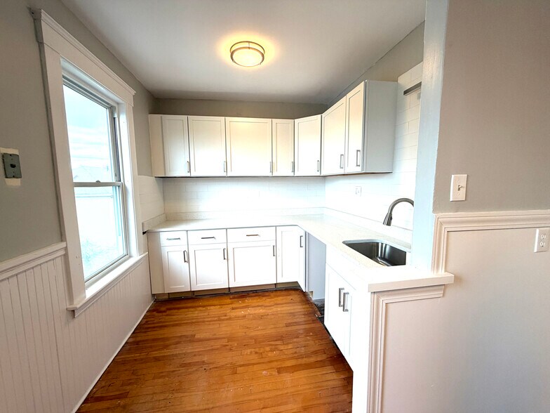 Primary Photo - 5 Watson Ave