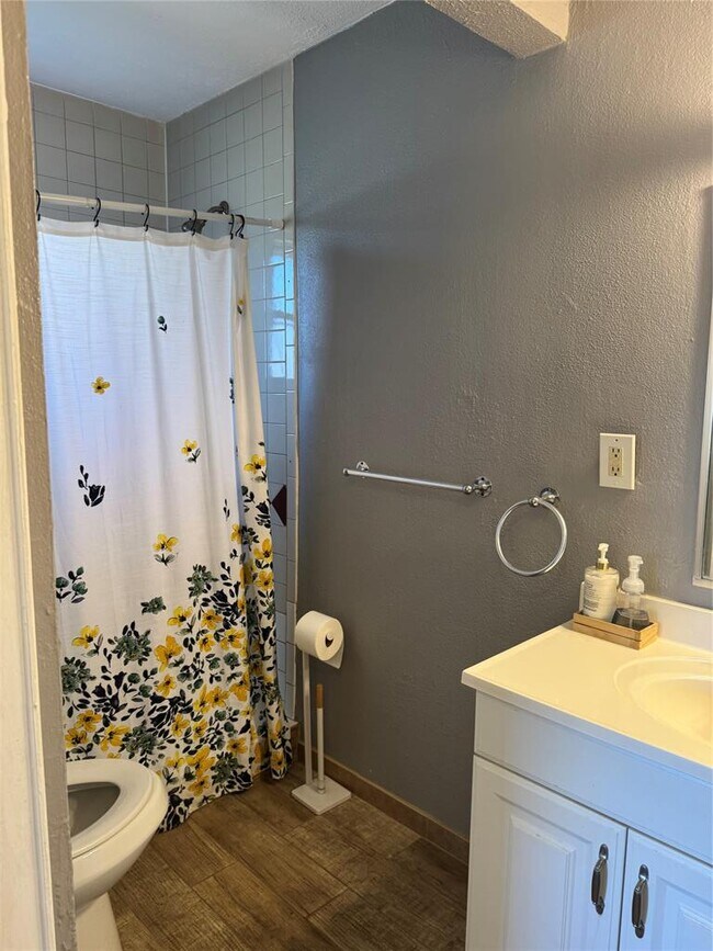 Building Photo - 5300 US-290