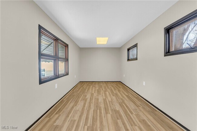 Building Photo - 27681 Lakeshore Blvd