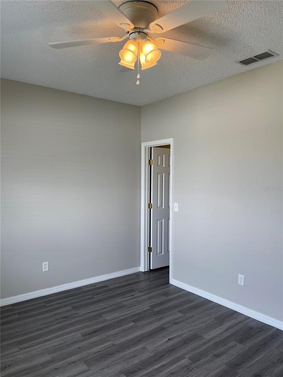 Building Photo - 606 Sunset View Dr