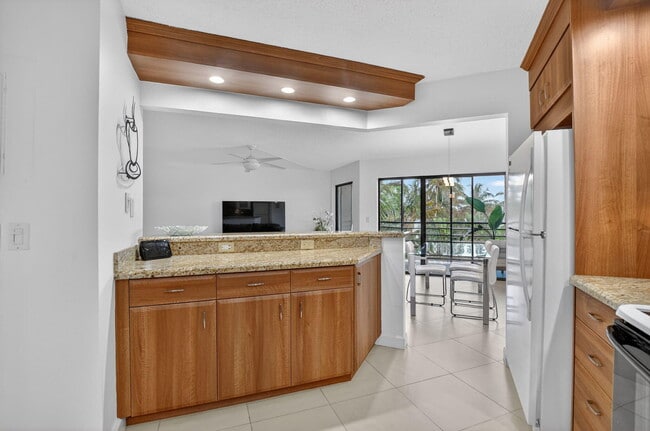 Building Photo - 5851 Camino Del Sol