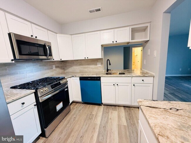 Building Photo - 4405 Waterperry Ct