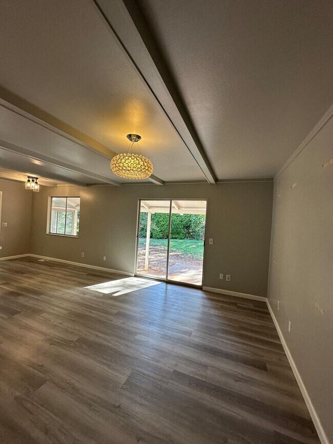 Building Photo - 110 Colonial Dr