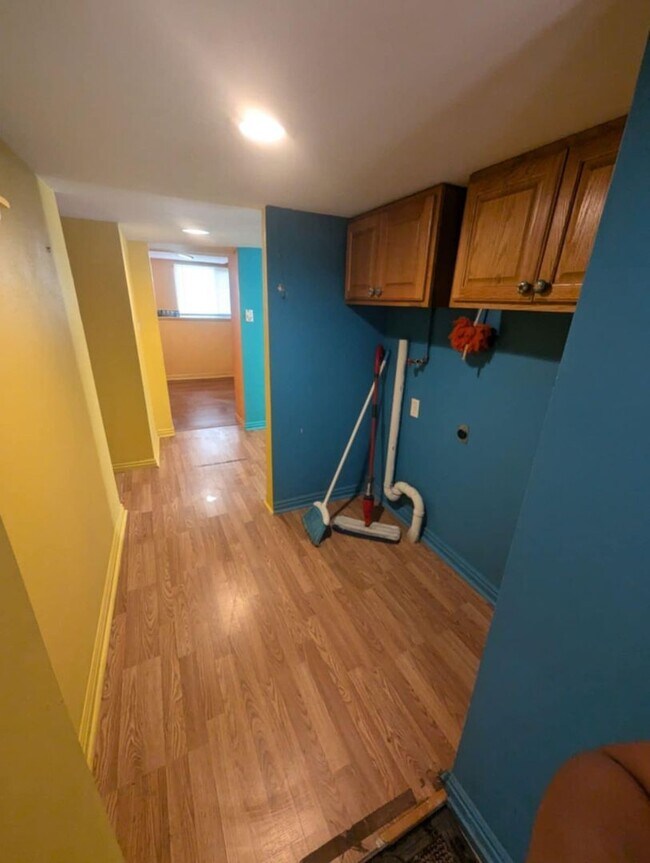 Building Photo - CS-129 W Main Street