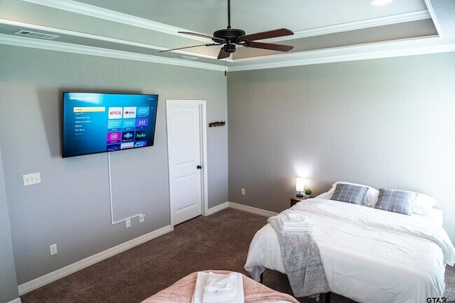 Building Photo - 7352 Kingsport Ln