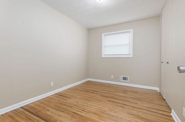 Building Photo - 3857 Darlene Dr