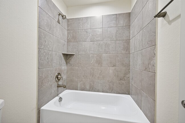 Building Photo - 40519 Goldeneye Pl