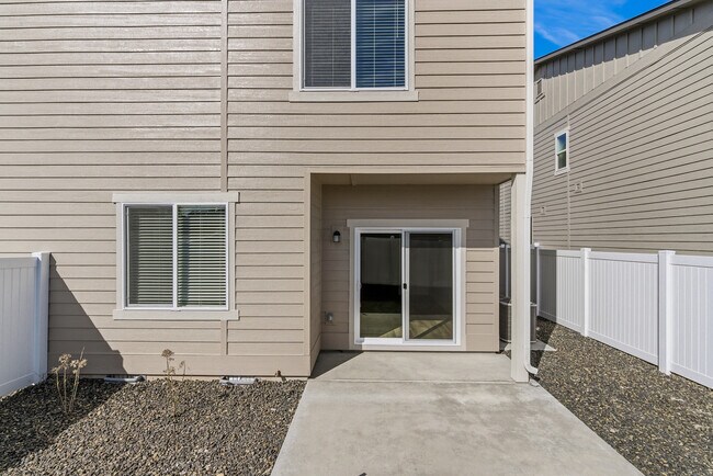 Building Photo - 4711 Highgarden Wy