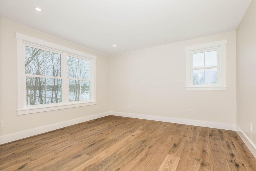 Building Photo - 539 Portsmouth Ave