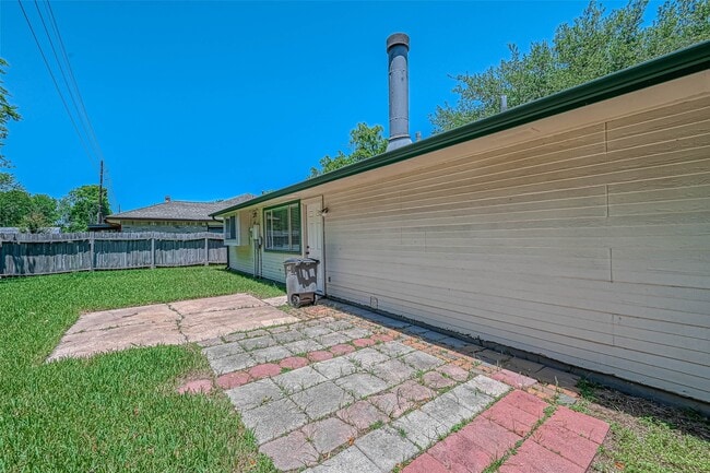 Building Photo - 923 Mayweather Ln