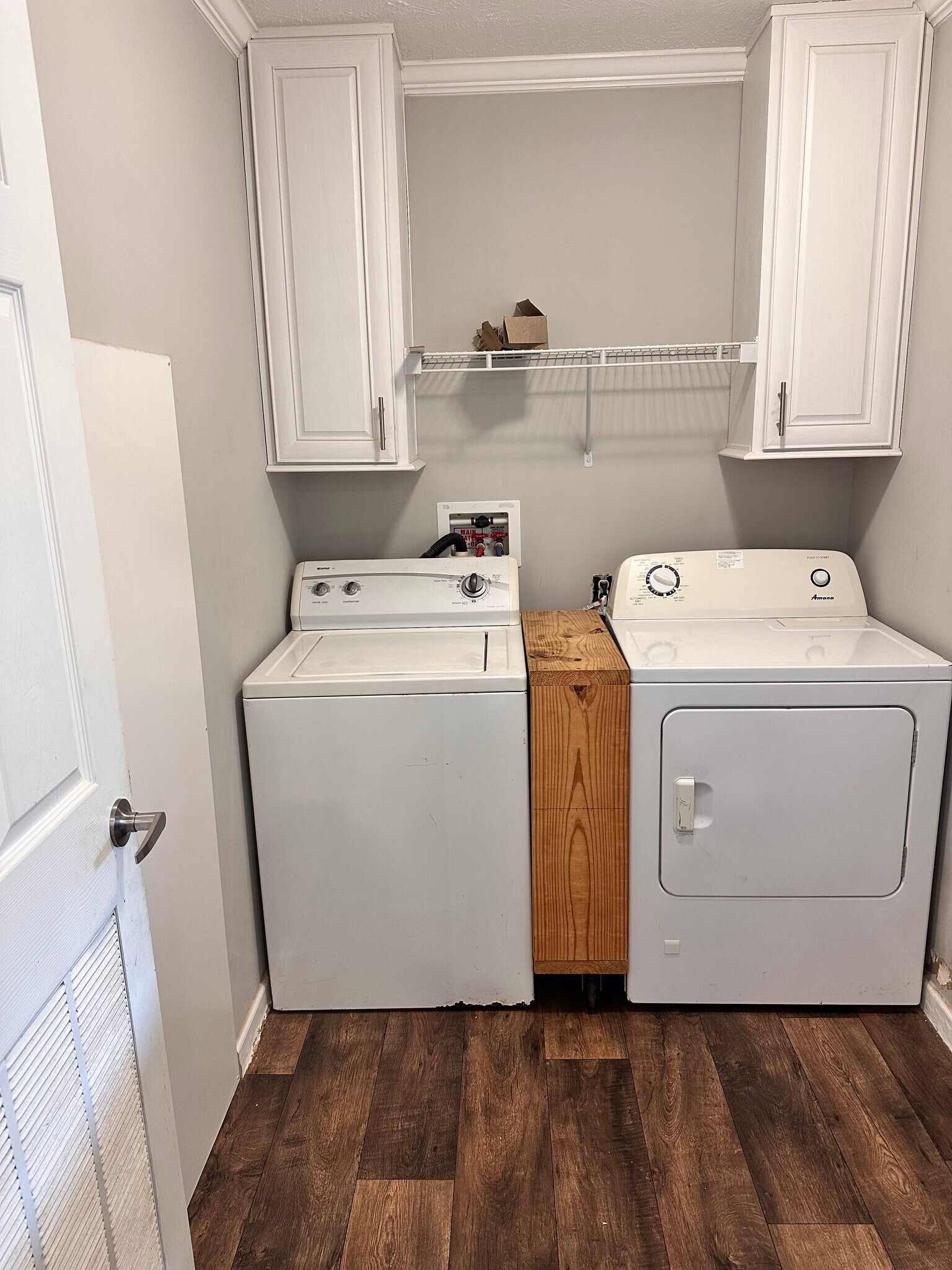 Building Photo - 253 Old Mobile Hwy