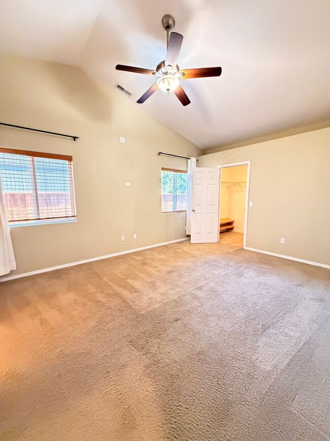 Building Photo - 34 Honer Loop
