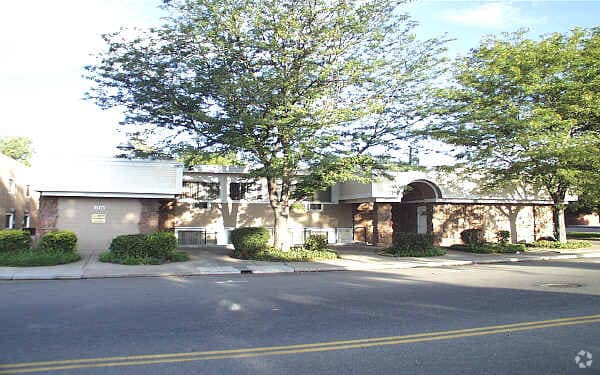 Building Photo - 805-815 Coffman St