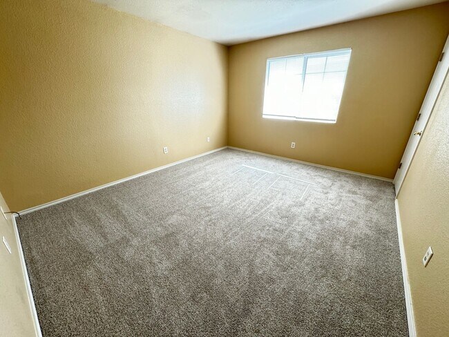 Building Photo - 4001 Doraine Ct