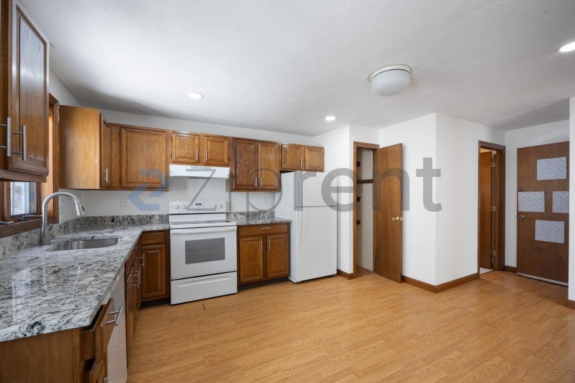 Building Photo - 3 Watson Ave