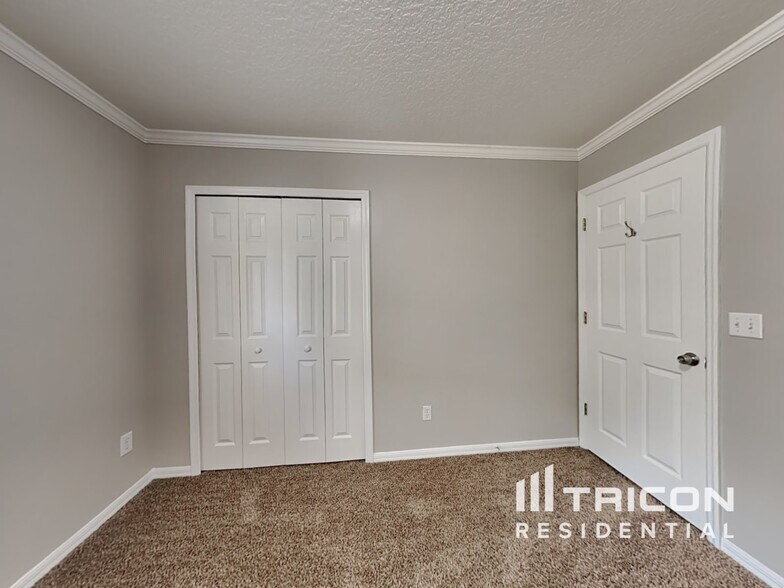 Building Photo - 1624 River Breeze Dr