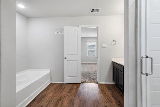 Building Photo - 14102 Locke Pt Ct