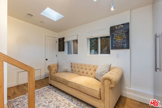 Building Photo - 7473 Mulholland Dr