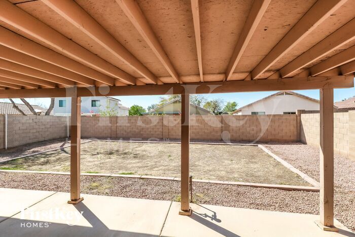 Building Photo - 14805 W Redfield Rd